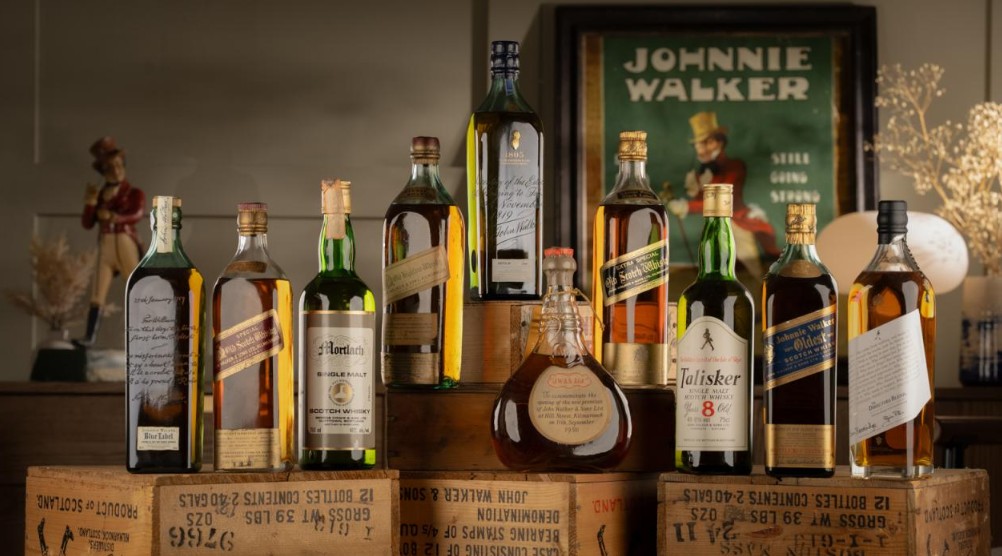 Uísques e outros itens da Johnnie Wlaker são leiloados